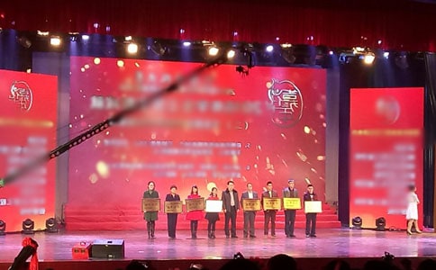 (�])�C����Y����