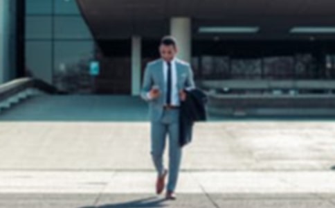 �Ɏ��ڙ�(qu��n)ί�Е�ģ��