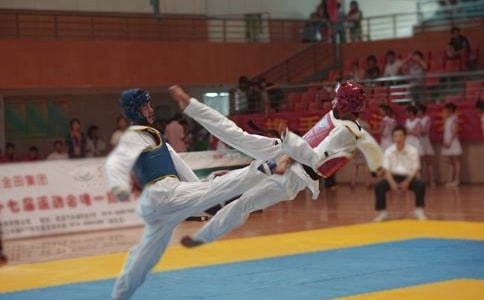 ��ȭ������