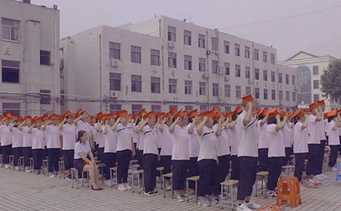 ���˶Y���΄�־��(bi��o)�Z�����x100�䣩