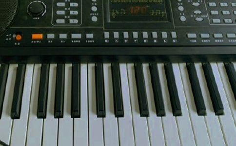 電子琴《春舞》評課稿