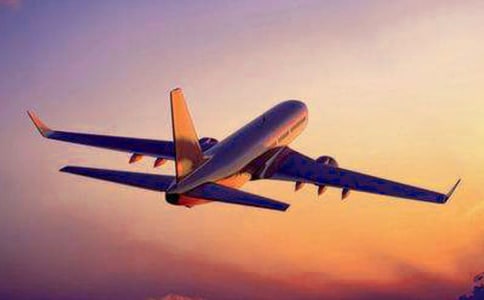 有關(guān)于第一次坐飛機的作文