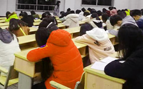 �����ώ������п�ԇ������(hu��)�ϵİl(f��)�Ը�