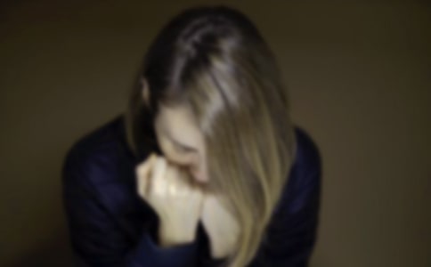 哭泣的小丑的詩歌