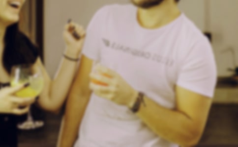 9�N��r�C�����ь�(du��)ǰŮ�������