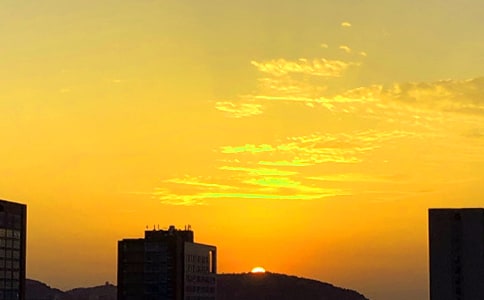 海邊日落_暑假周記600字