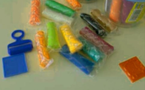 鉛筆和橡皮泥童話作文