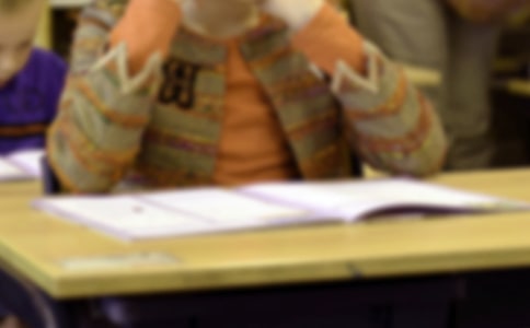 �W(xu��)���½̎������l(f��)�Ը�