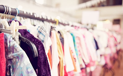 給洋娃娃做衣服作文