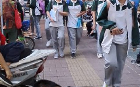 期末總結(jié)會(huì)初中學(xué)生發(fā)言稿范文